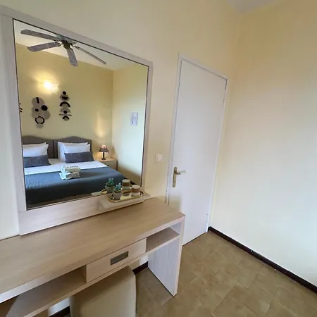 Nikos Corfu Apartment *